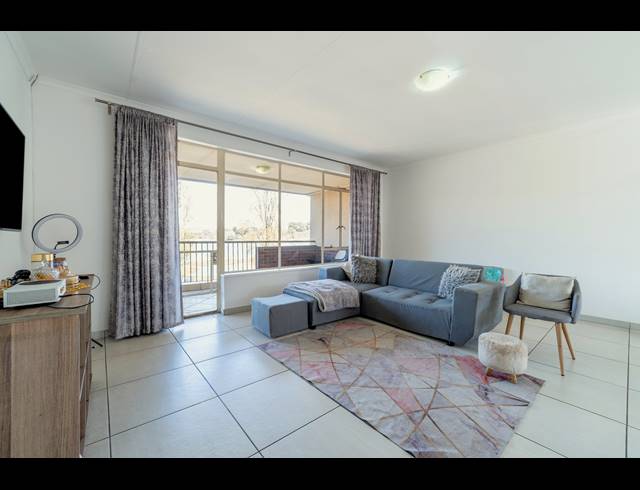 2 BEDROOM APARTMENT FOR SALE IN FLORIDA